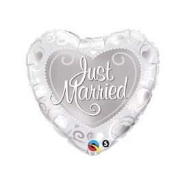 18 INCH JUST MARRIED HEARTS SILVER