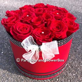 INFINITY RED ROSES - LARGE HATBOX