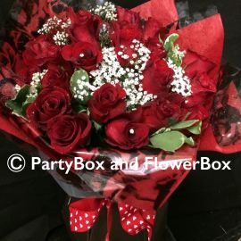 18 RED ROSES